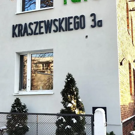 Kraszewskiego3a לינה וארוחת בוקר 3*